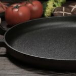 2X 31cm Cast Iron Frying Pan Skillet Steak Sizzle Fry Platter With Wooden Handle No Lid